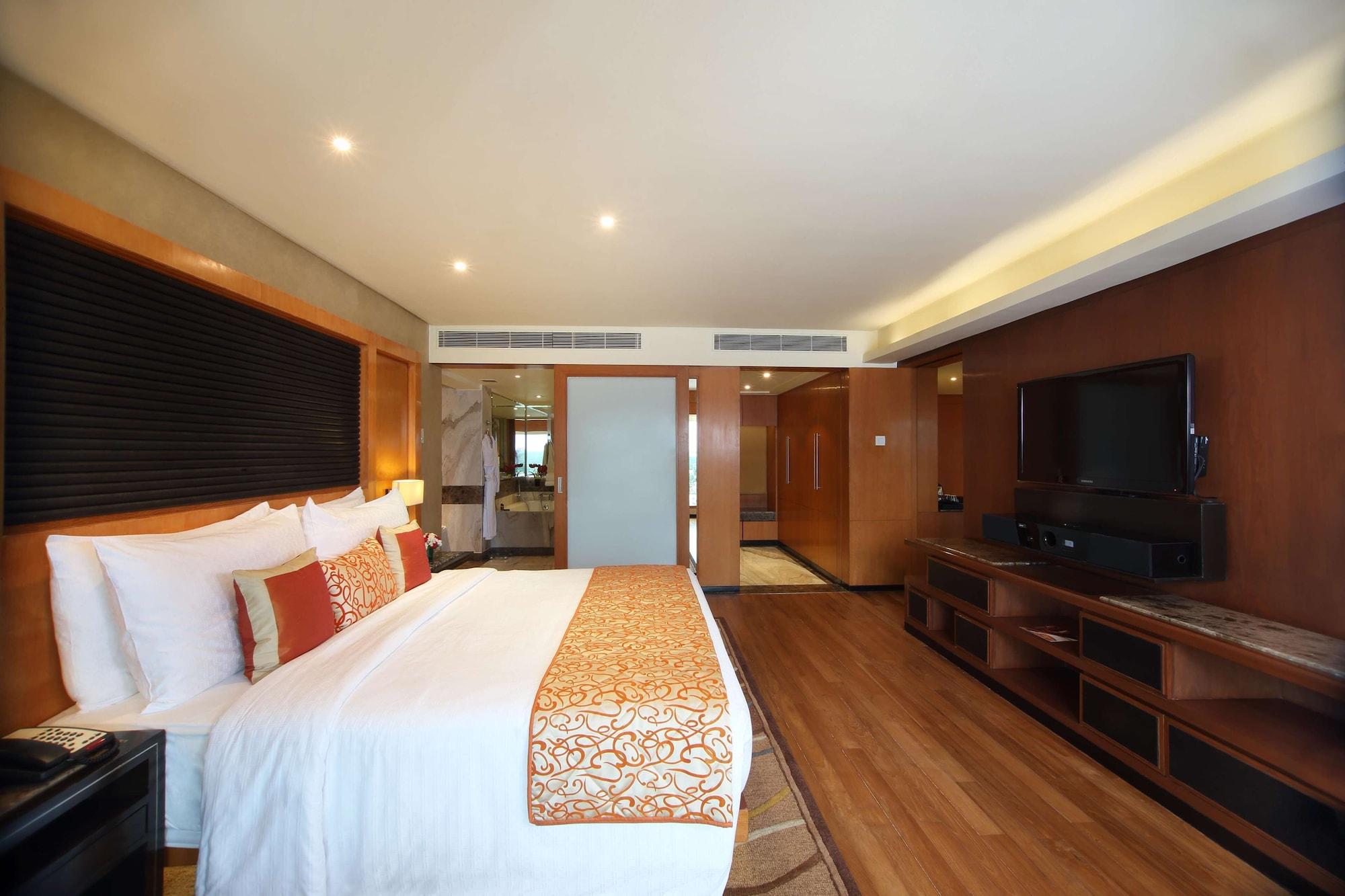 Gokulam Grand Hotel & Spa Bangalore Esterno foto