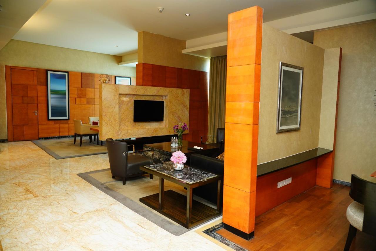 Gokulam Grand Hotel & Spa Bangalore Esterno foto