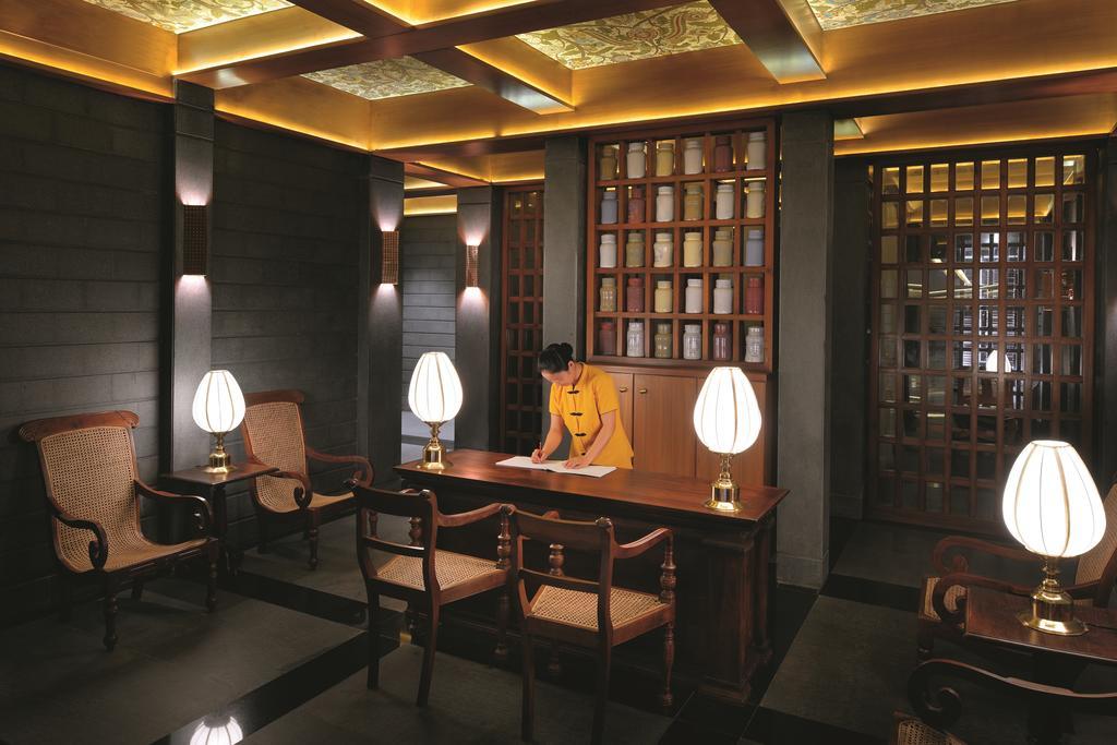 Gokulam Grand Hotel & Spa Bangalore Esterno foto