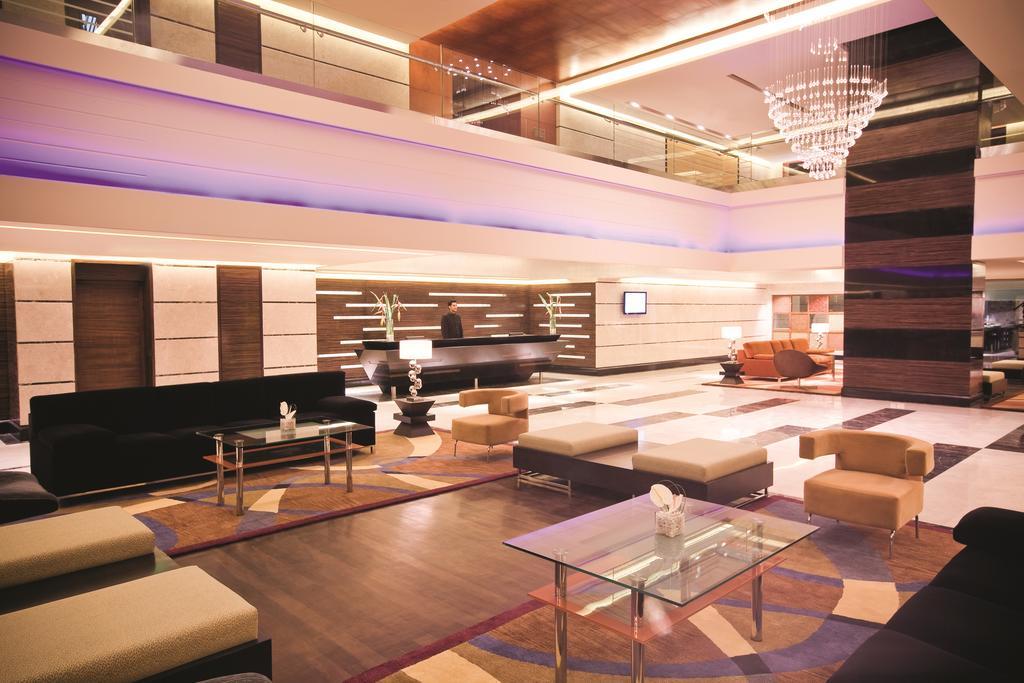 Gokulam Grand Hotel & Spa Bangalore Esterno foto