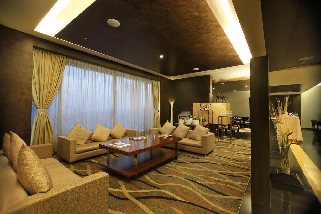 Gokulam Grand Hotel & Spa Bangalore Esterno foto