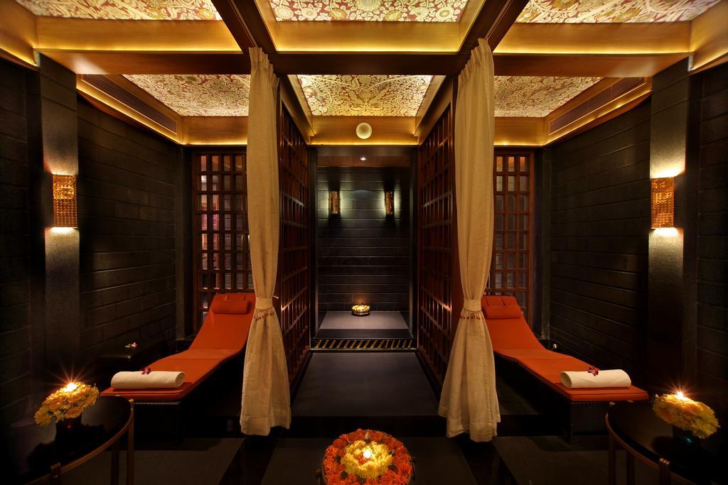 Gokulam Grand Hotel & Spa Bangalore Esterno foto