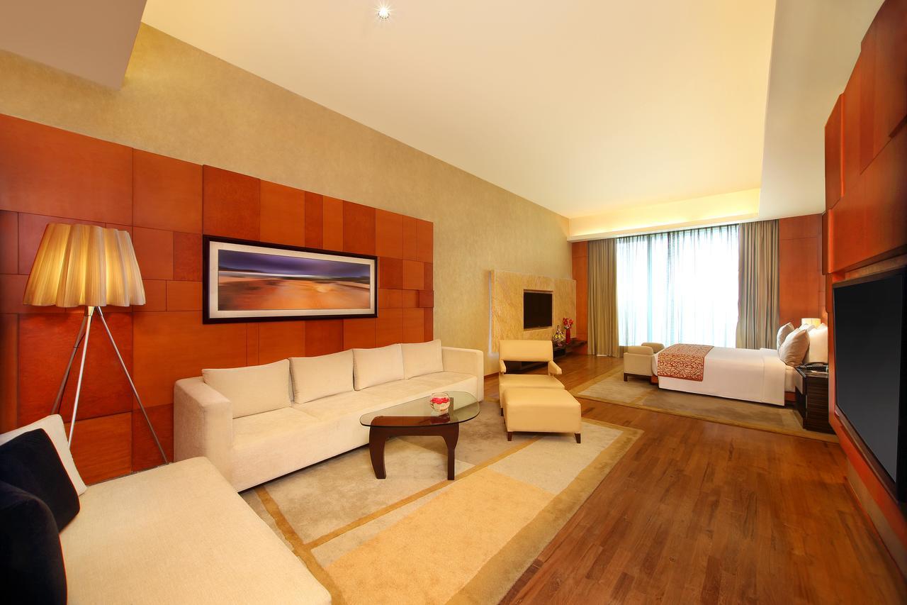 Gokulam Grand Hotel & Spa Bangalore Esterno foto