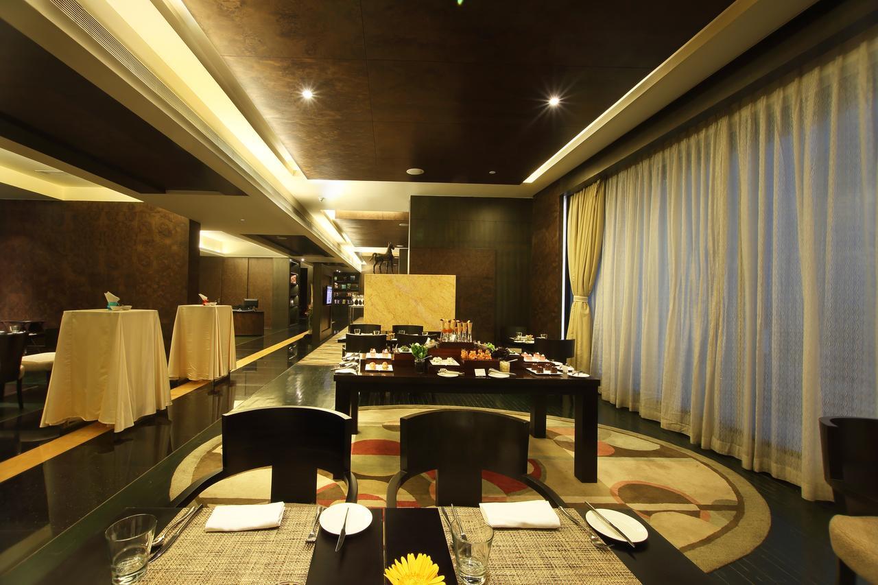 Gokulam Grand Hotel & Spa Bangalore Esterno foto