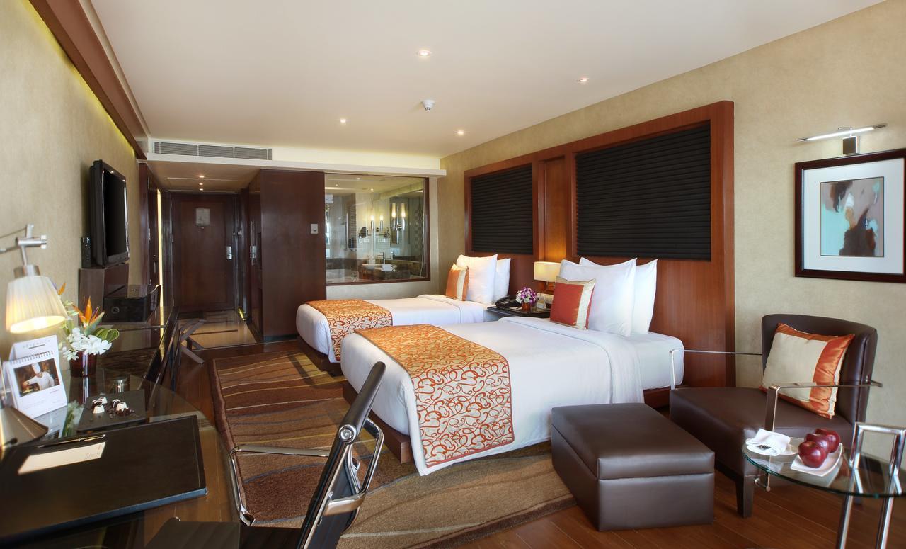 Gokulam Grand Hotel & Spa Bangalore Esterno foto